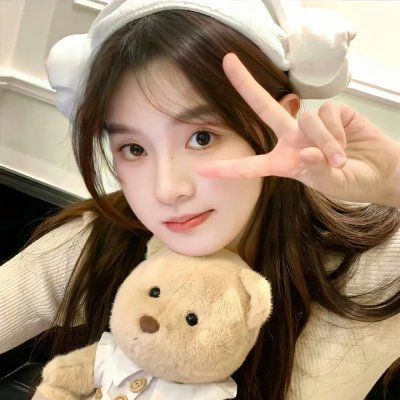 挥着翅膀的女孩